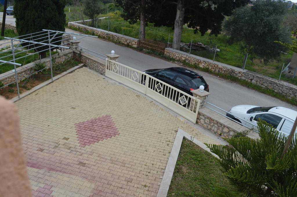 Pesádha Mel'S Apartments מראה חיצוני תמונה